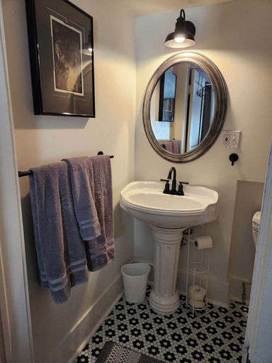 Bathroom 4, Applesauce Inn B&B, Antrim