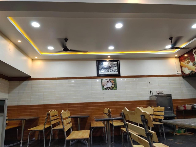 Food & Drinks 3, Shri Vasant Lodge, Dharwad
