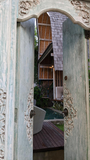 Others 5, Villa Made West, Badung