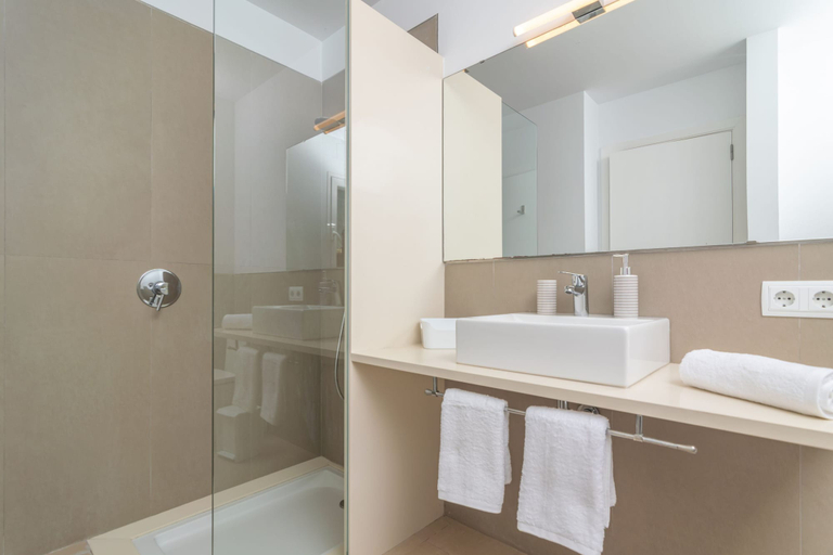 Room 2, Carritx 4 in Provensals, Baleares