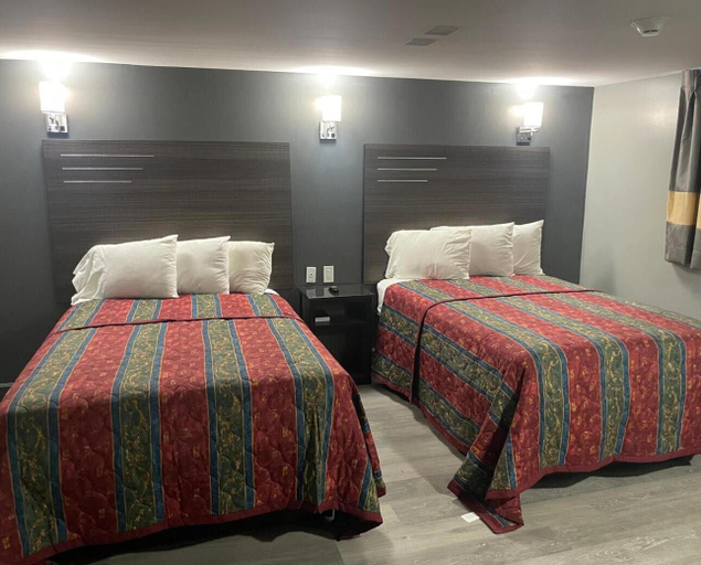 Bedroom 2, Travelers Rest Motel, Jefferson
