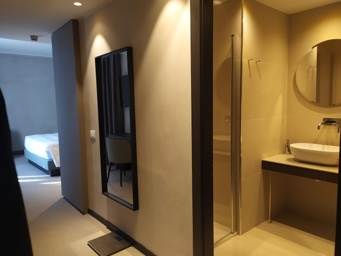 Bathroom 4