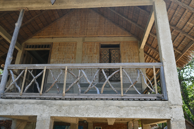 Exterior 16