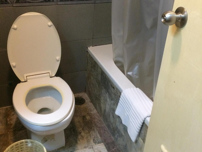 Bathroom 7