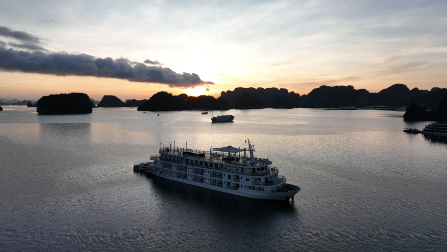 Exterior & Views 4, Paradise Grand cruise, Hạ Long