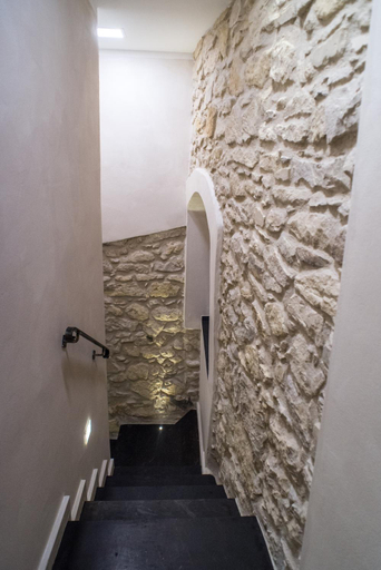 Others 3, Via Barocca, Ragusa