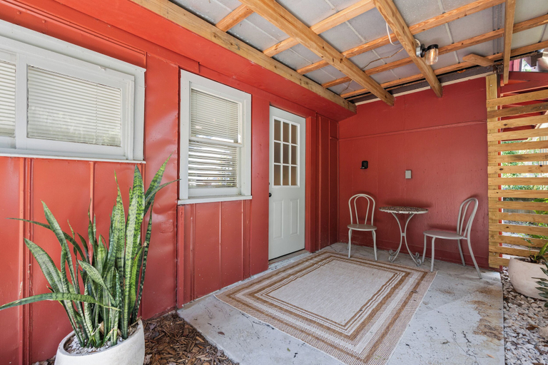 Others 5, Natures Nook Cottage for 2!, Saint Johns