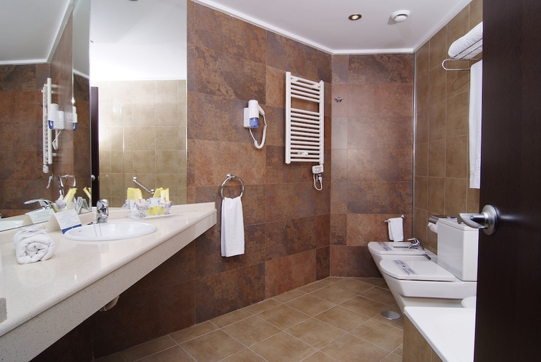 Bathroom 5, Sandos Monaco Hotel - Adults Only, Alicante