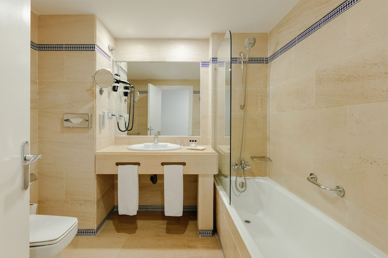 Bathroom, Hesperia Cordoba, Córdoba