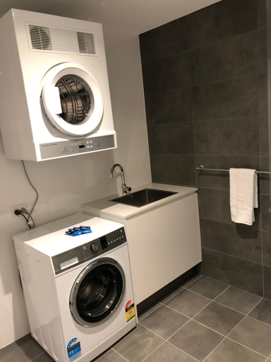 Bathroom 3, Quattro On Young, Newcastle - Inner City