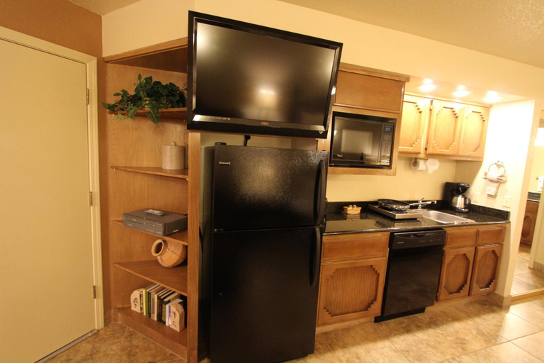 Dining Room 4