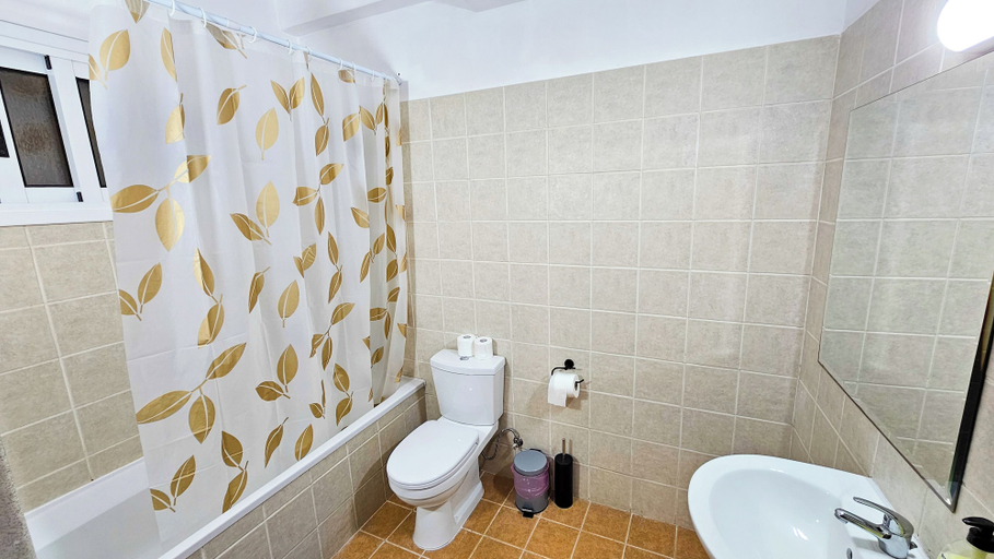 Bathroom, SKY Line City Apartment, Larnaca