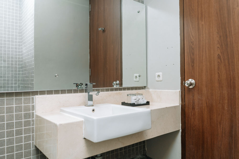 Bathroom 11