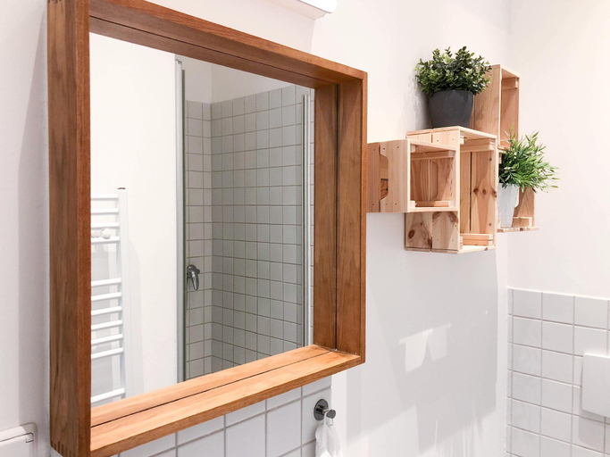 Bathroom 4, Pension Absolut Berlin, Berlin