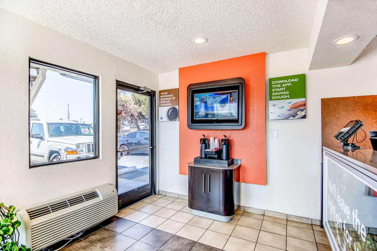 Public Area 2, Motel 6 Stockton Charter Way West, San Joaquin