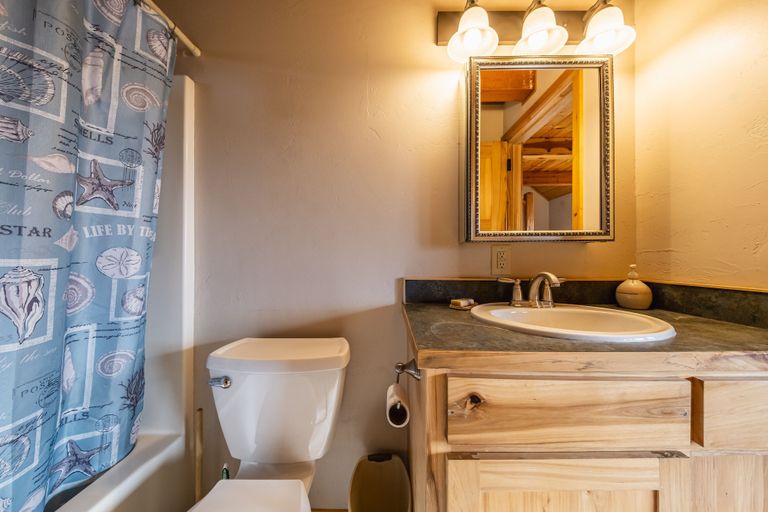 Bathroom 3, The Cabin on the Ranch, Lincoln
