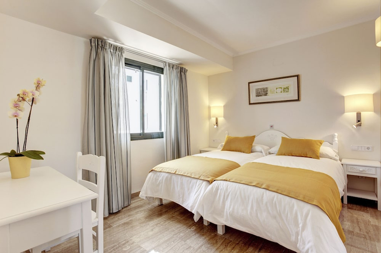 Bedroom 3, Grupotel Mar de Menorca, Baleares