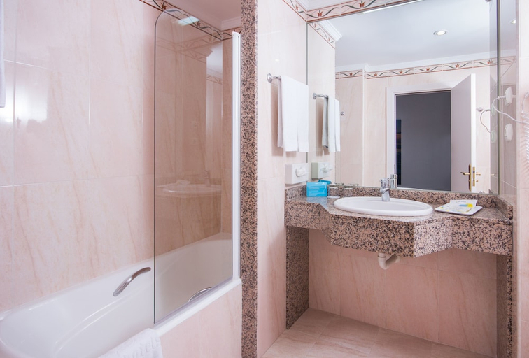 Bathroom 4, Hotel Mac Puerto Marina, Málaga