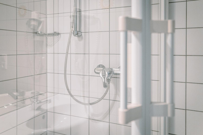 Bathroom 3, Hotel Sonne Garni, Heilbronn