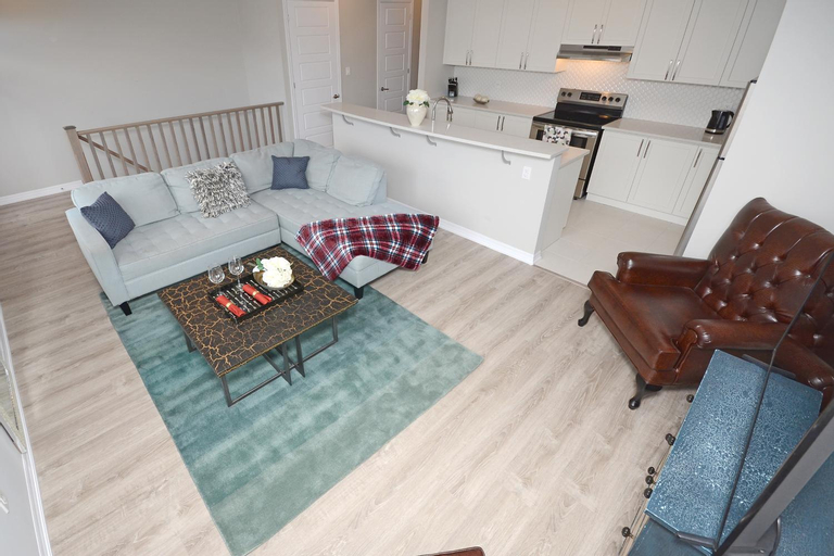 Others 4, Royal Stays Townhome Collection - 3 Bedroom Townhome in Oakville, Halton