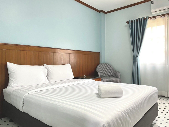 Bedroom 2, Chainatgrand Hotel, Muang Chai Nat