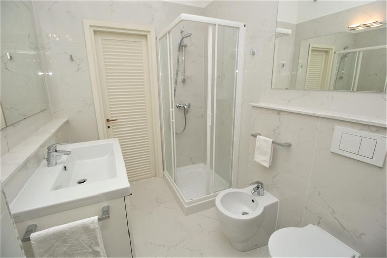 Bedroom 4, Eden by PortofinoHomes, Genova