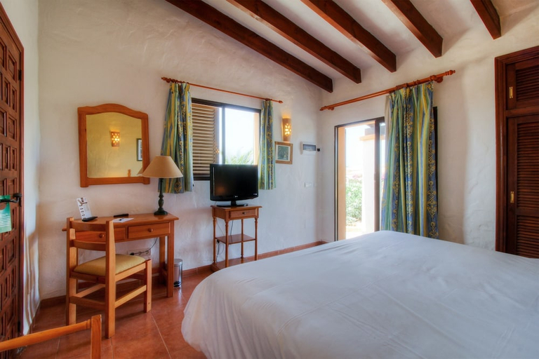 Bedroom 2, Hotel Club Sunway Punta Prima, Baleares