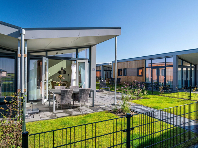 Exterior 4, Modern Chalet With Dishwasher, in Friesland, Boarnsterhim