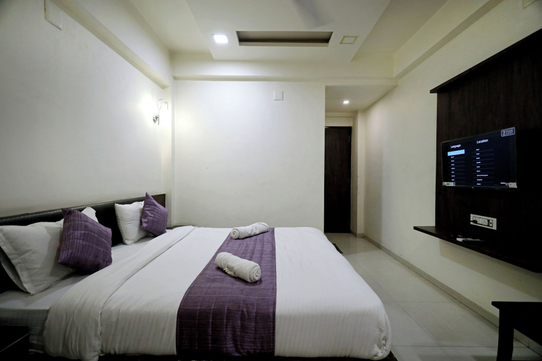 Bedroom 2, Hotel A1 Plaza - Ahmedabad, Ahmadabad