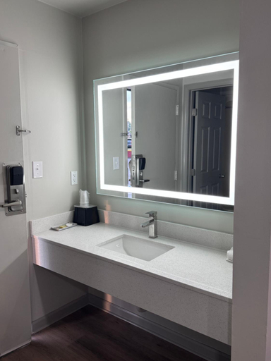 Bathroom 4, David Crockett Motel, Lawrence
