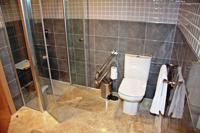 Bathroom 4, Holiday World Resort Affiliated by Melia , Málaga