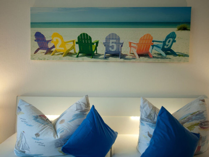 Bedroom 2, Appealing Apartment Near Town Center, Aurich