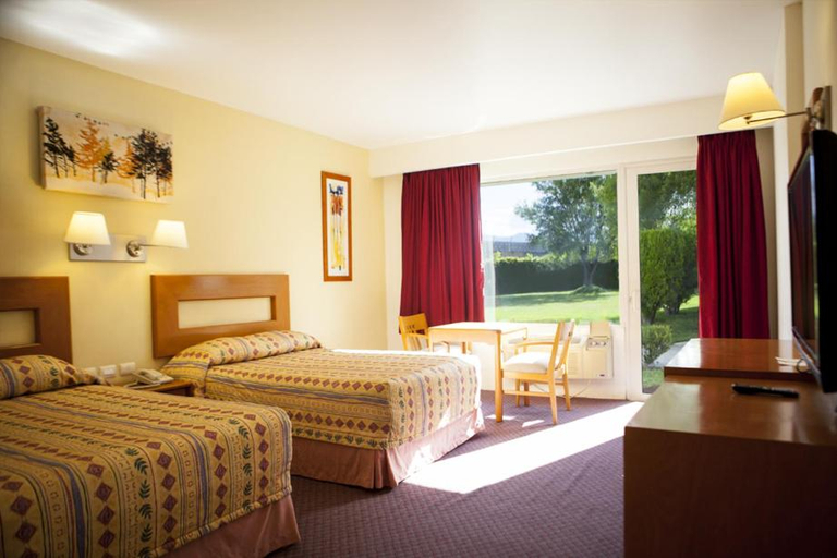 Bedroom 3, Hotel Paradise Inn, Victoria