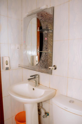 Bathroom 3, ANASTERA SKY VILLA, Gasabo