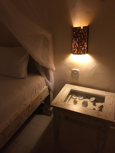 Bedroom 2, Black Marlin - Kadidiri, Tojo Una-Una