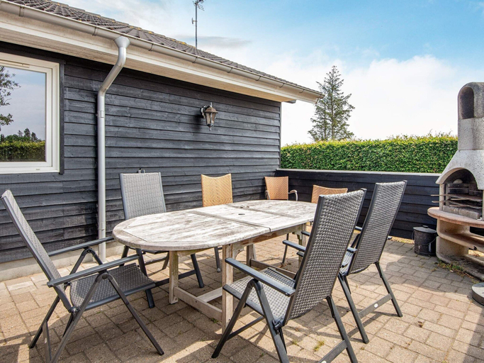 Dining 3, 4 Star Holiday Home in Glesborg, Norddjurs