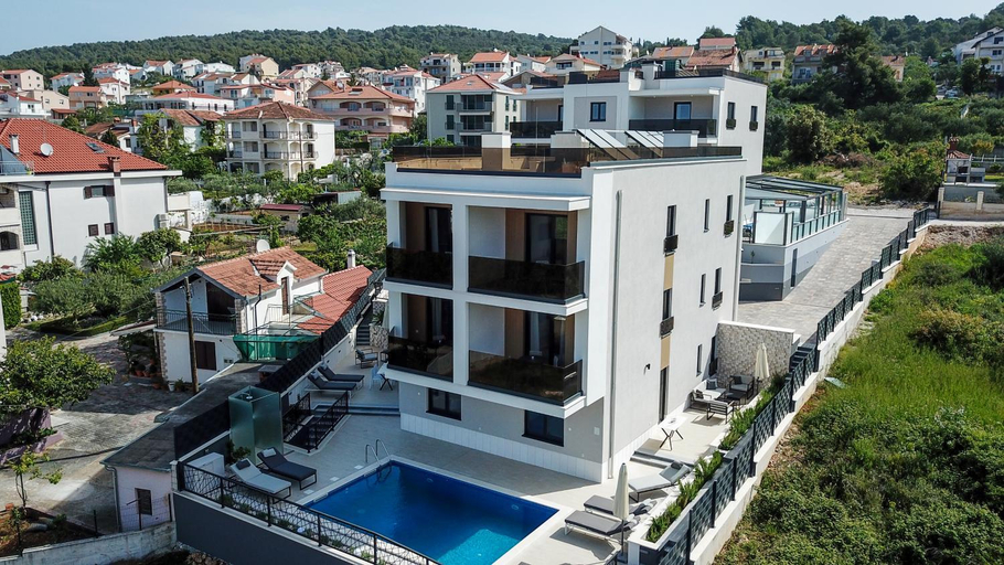 Others 5, Villa 21, Okrug
