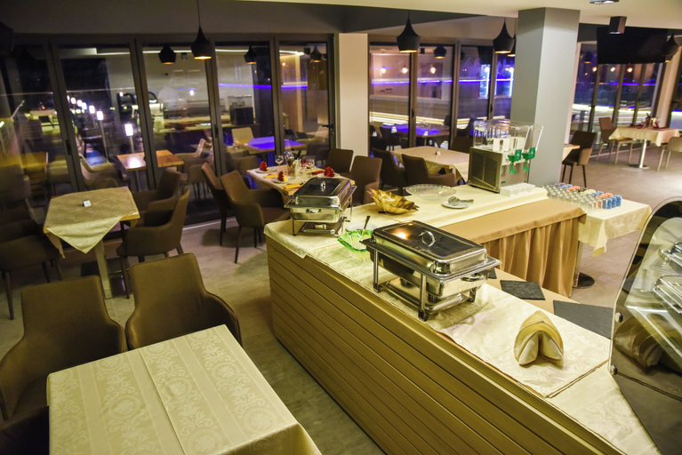Food & Drinks 4, Hotel Evropa