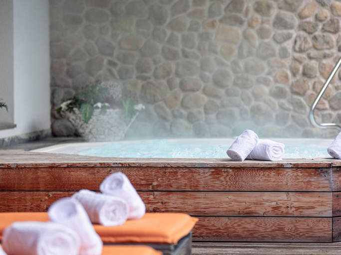 Bathroom 5, Large Chalet With Carmine and Wellness Area, Kitzbühel