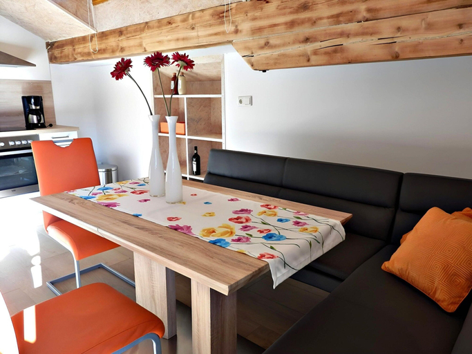 Dining 5, Penthouse With Mountain Views and Sauna, Hermagor
