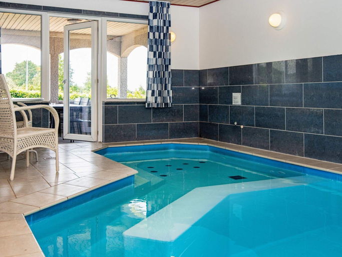 Pool 5, 4 Star Holiday Home in Glesborg, Norddjurs