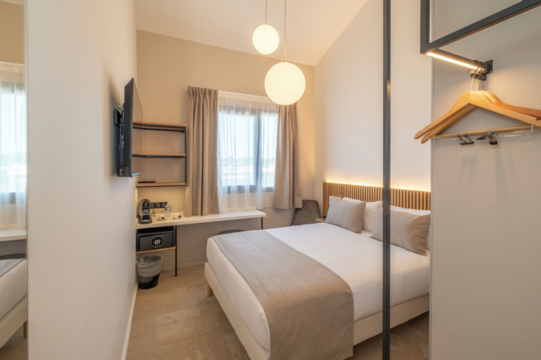 Bedroom 27