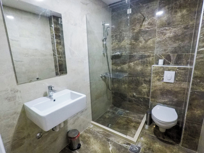 Bathroom 3, Hotel Evropa