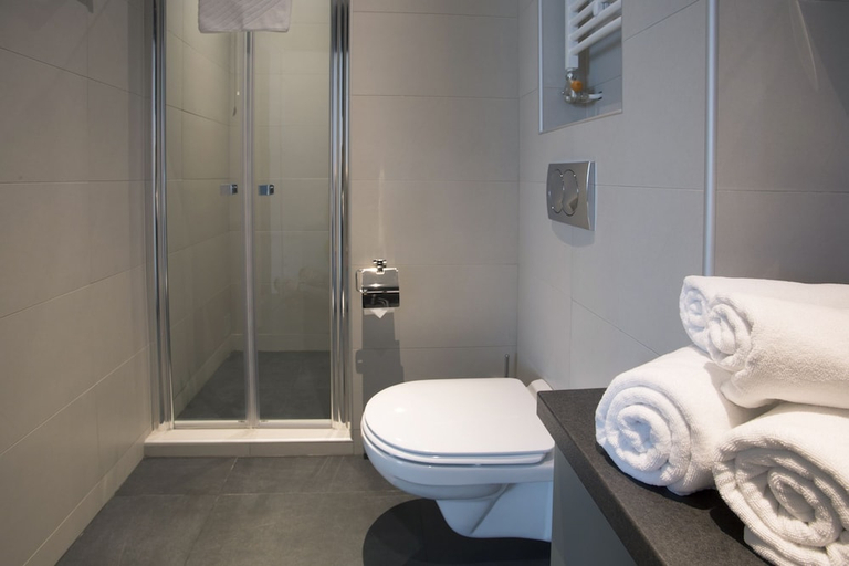 Bathroom 4, Radisson RED Belgrade, Belgrade