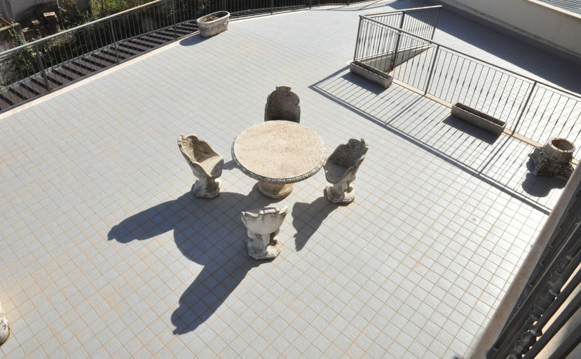 Others, Albergo Rio, L'Aquila