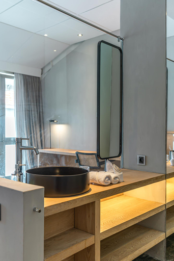 Bathroom 4, Wonderland - Elegant 4 Bedrooms Villa in Canggu, Badung