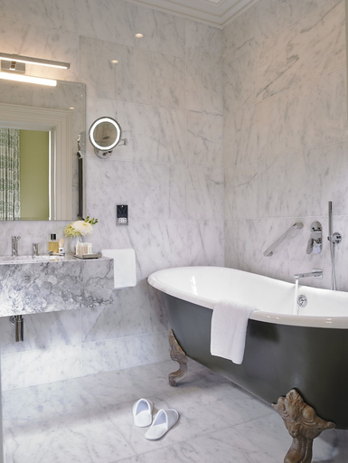 Bathroom 4, Actons Hotel