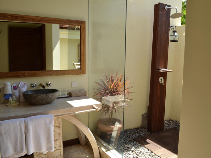 Bathroom 25