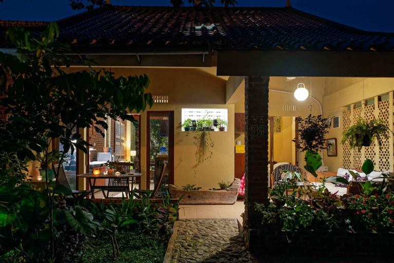 Exterior 2