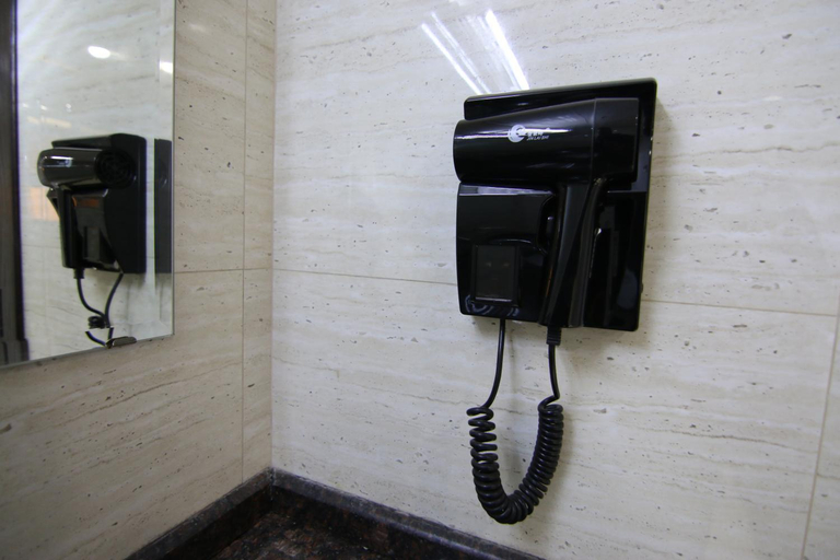 Bathroom 3, Qaser Al-Sultan Hotel Suites, Amman
